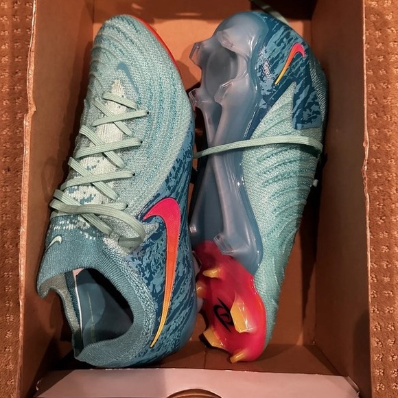 Nike Luna phantom soccer cleats - Picture 3 of 7